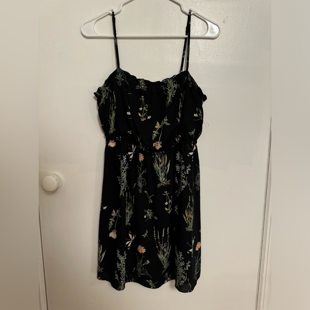 Aritzia Sunday Best Spaghetti Strap Black Floral in Size Medium